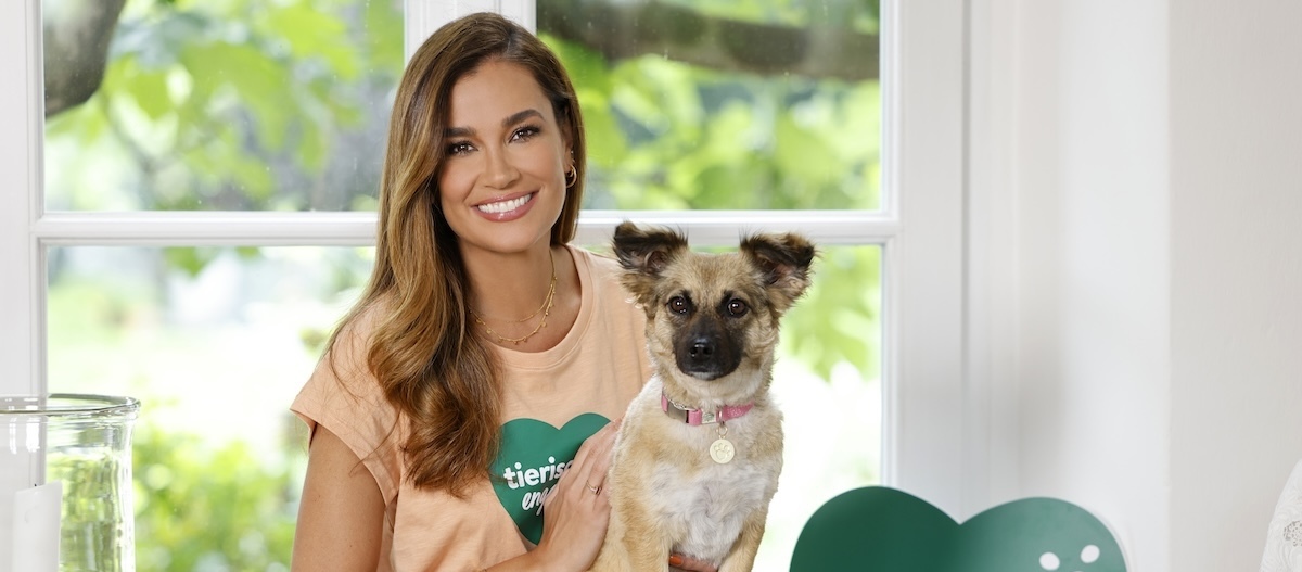 Jana Ina Zarella, Botschafterin der Initiative "tierisch engagiert"